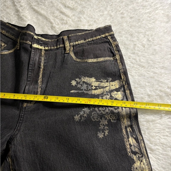 DG2 Diane Gilman Black Wash Gold Embellished High Rise Straight Leg
Jeans 14 - Picture 8 of 12